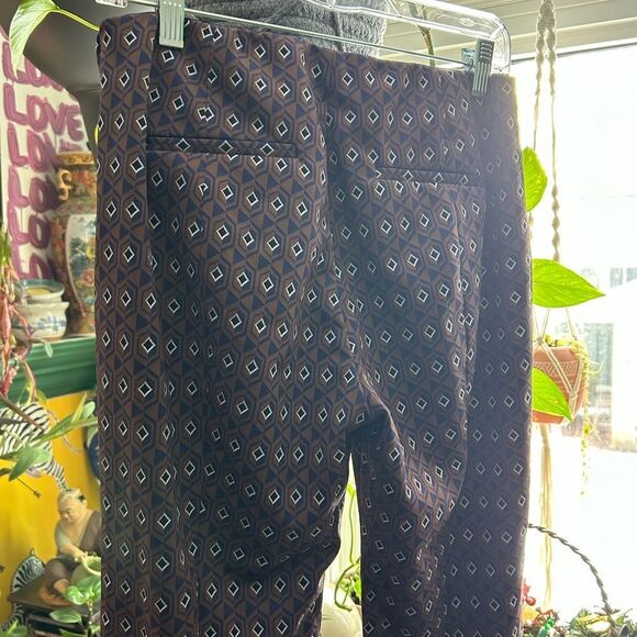 Stylish Patterned Women's Pants - Picture 10 of 16